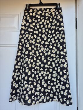 Black/white Daisy Floral Whimsigoth Y2K Soft Grunge Midi Skirt Small